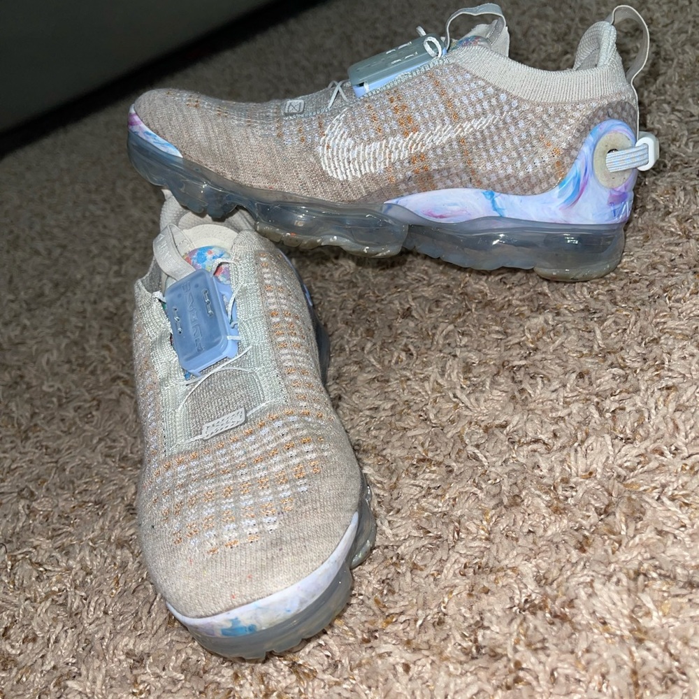 Women’s Vapormax Flyknit Running Shoes
